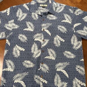 Tommy Bahama 100% Silk Floral Pattern Hawaiian Shirt Men's Size L Large Blue